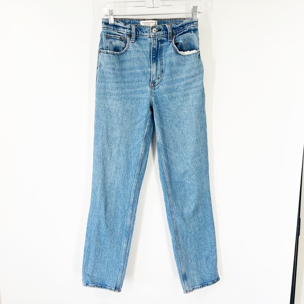Abercrombie & Fitch The ‘90s Straight Jeans Ultra High Rise